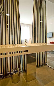 Hotel In 4*