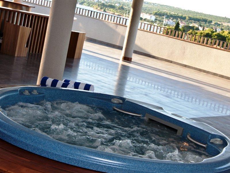 In Hotel 4*